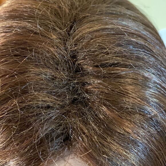 Brown wavy wig. Combs smoothly like hair.  Not sure if it's real/synthetic. - Picture 7 of 14